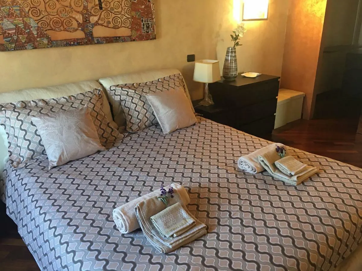 Feeling At Home - Varese Apartment